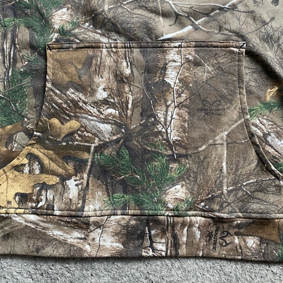 Realtree Camouflage Hunting Hoodie - Picture 8 of 8